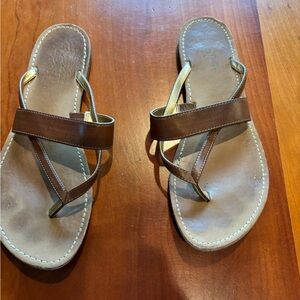 Cute sandals, size 6.